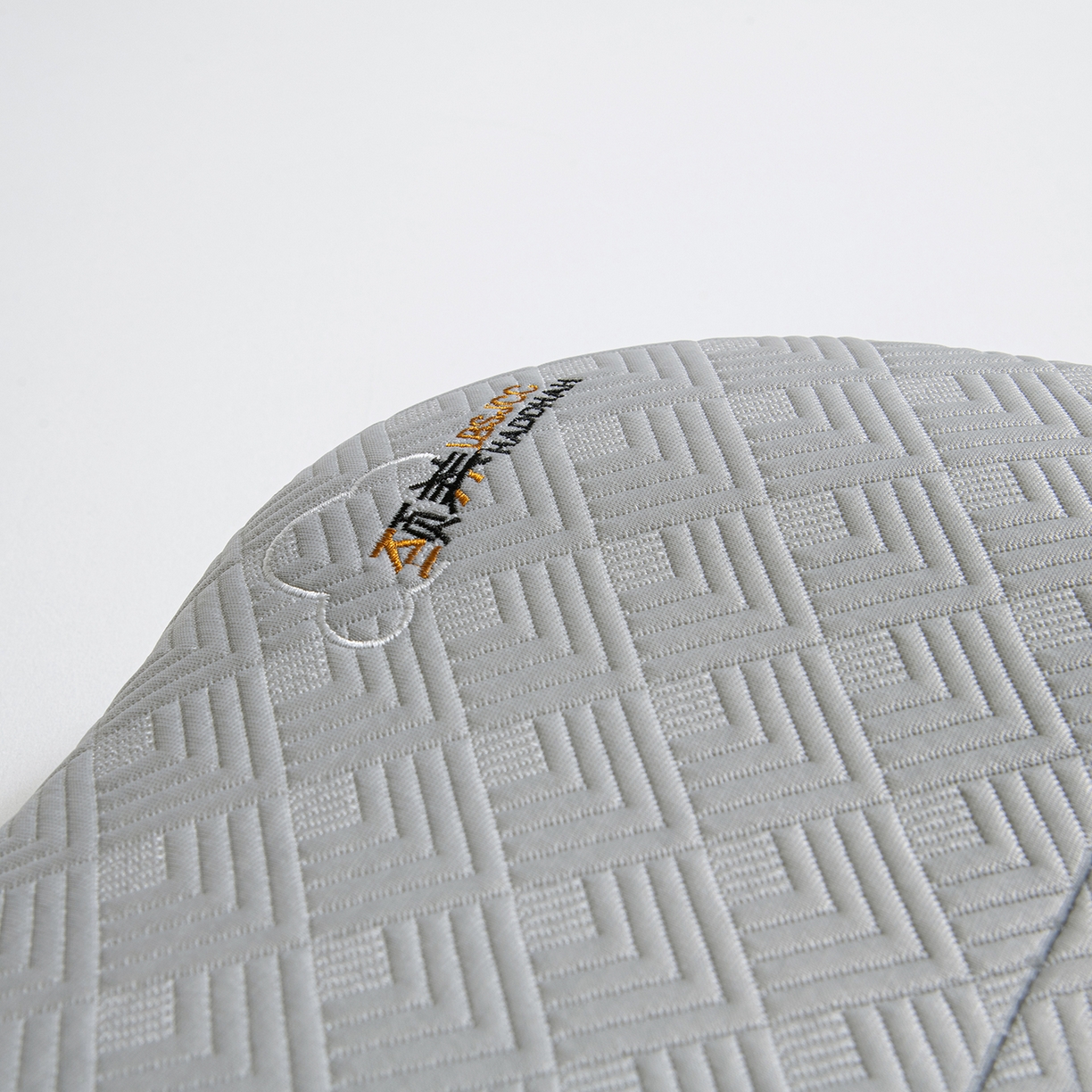 91家纺网 家纺一手货源 找家纺 莉迪娅 2026新款凉感丝牵引枕  枕头枕芯 静养牵引枕灰