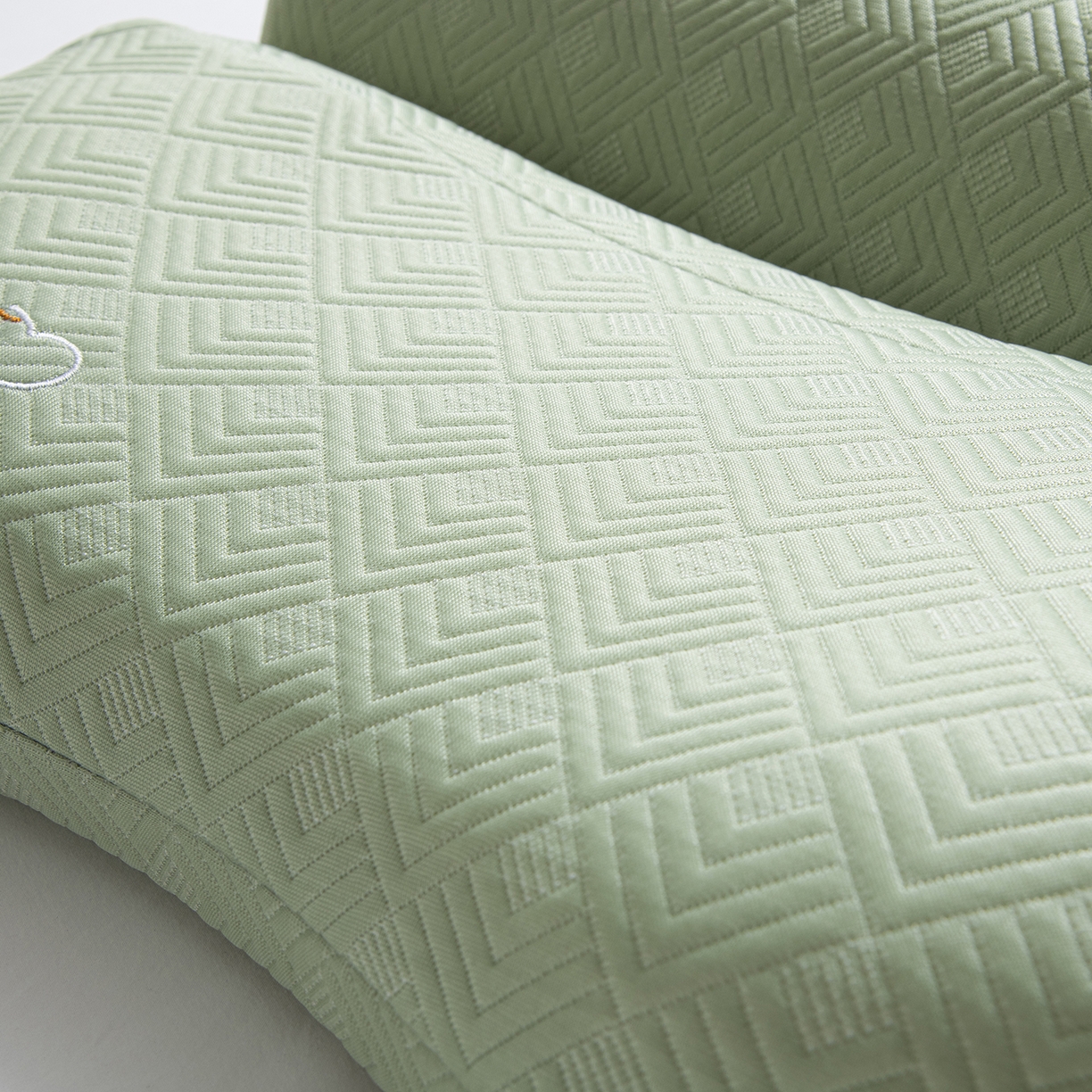 91家纺网 家纺一手货源 找家纺 莉迪娅 2026新款凉感丝牵引枕  枕头枕芯 静养牵引枕绿