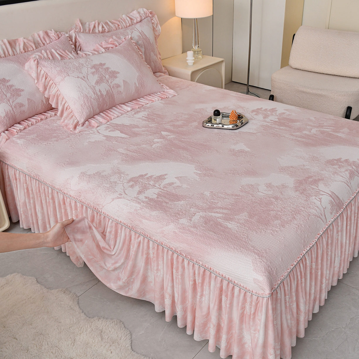 91家纺网 家纺一手货源 找家纺 （总）民新家纺 2026新款PE乙纶冰豆豆床裙款凉席三件套