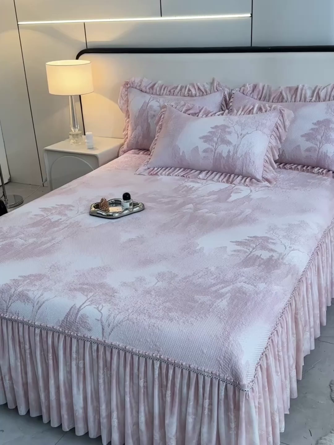 91家纺网 家纺一手货源 找家纺 （总）民新家纺 2026新款PE乙纶冰豆豆床裙款凉席三件套