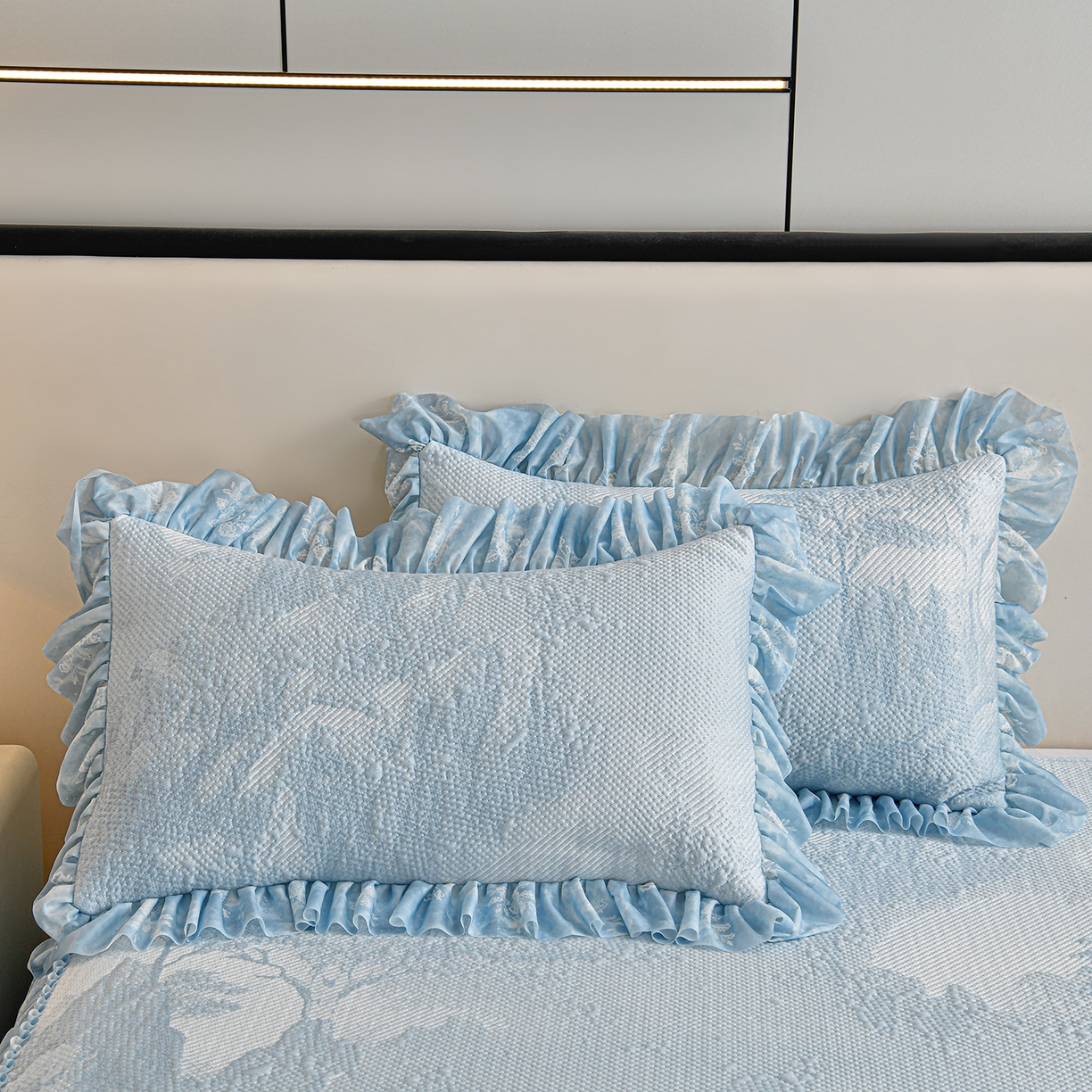 91家纺网 家纺一手货源 找家纺 民新家纺 2026新款PE乙纶冰豆豆床裙款凉席三件套 意境-蓝