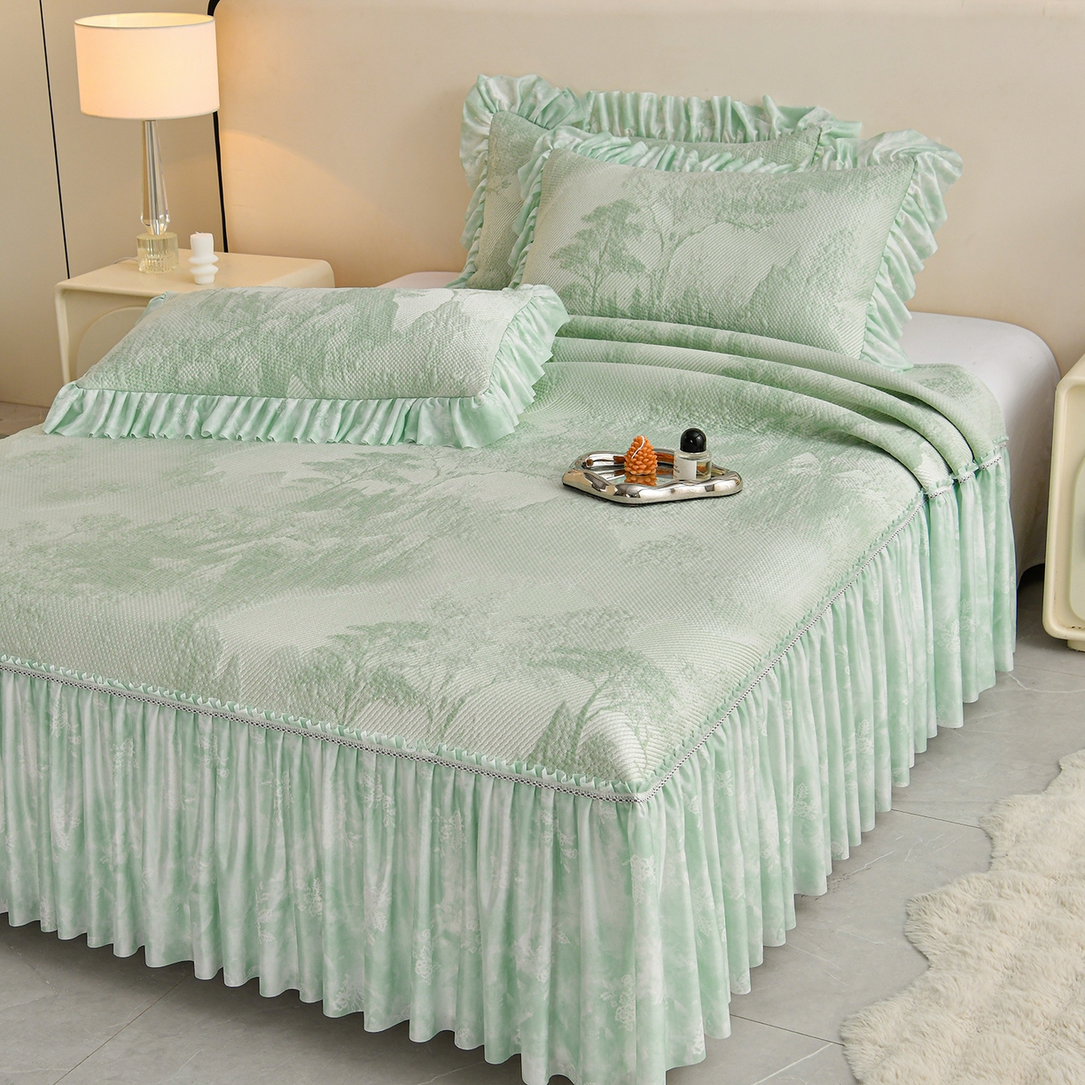 91家纺网 家纺一手货源 找家纺 民新家纺 2026新款PE乙纶冰豆豆床裙款凉席三件套 意境-绿