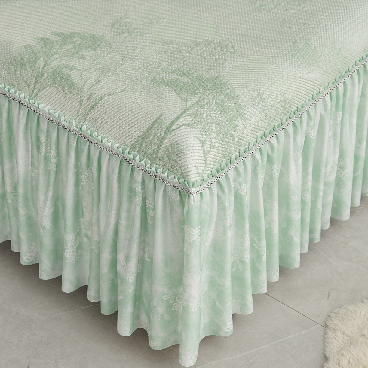 91家纺网 家纺一手货源 找家纺 民新家纺 2026新款PE乙纶冰豆豆床裙款凉席三件套 意境-绿