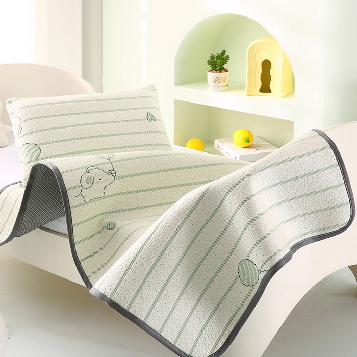 91家纺网 家纺一手货源 找家纺 宅部落 2026春夏新款A类提花儿童凉席幼儿园凉席PE凉感儿童席凉席席子空调软席 小飞象-绿