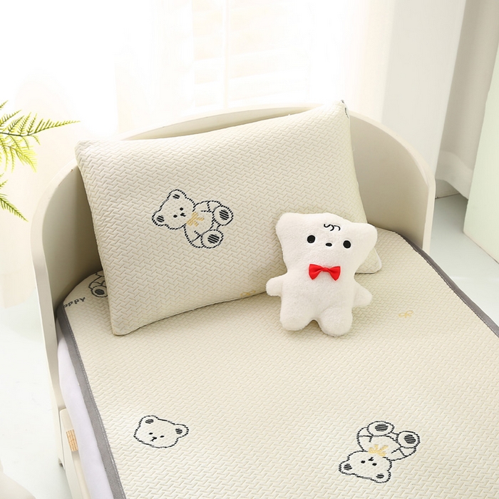 91家纺网 家纺一手货源 找家纺 宅部落 2026春夏新款A类提花儿童凉席幼儿园凉席PE凉感儿童席凉席席子空调软席 奶熊小窝