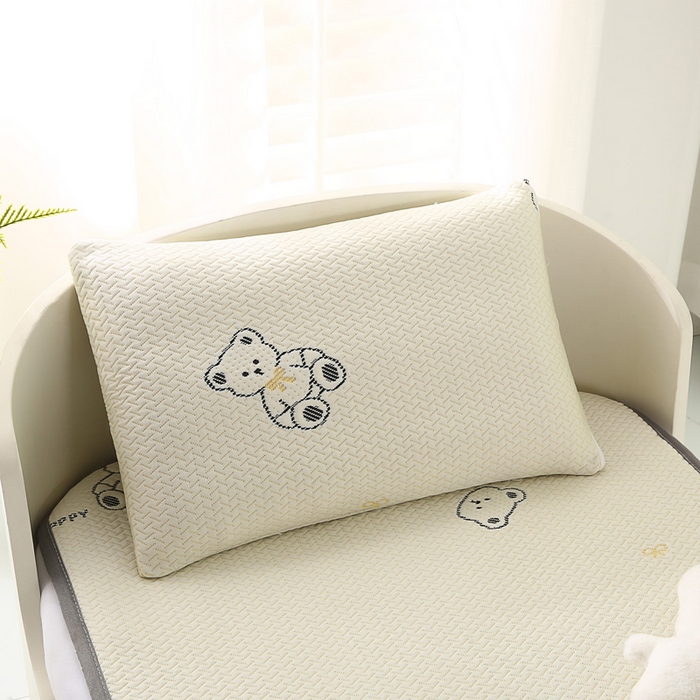 91家纺网 家纺一手货源 找家纺 宅部落 2026春夏新款A类提花儿童凉席幼儿园凉席PE凉感儿童席凉席席子空调软席 奶熊小窝