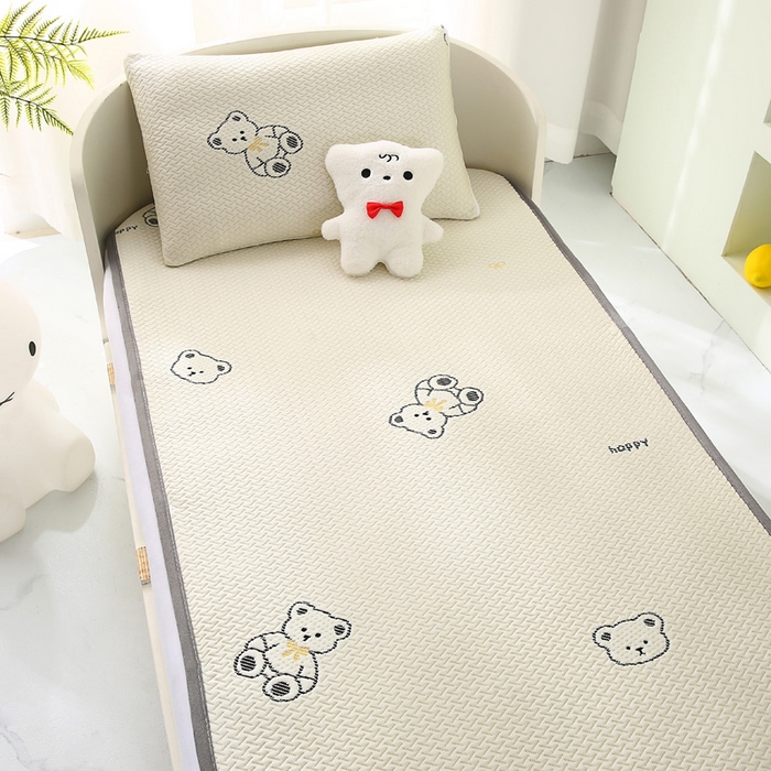 91家纺网 家纺一手货源 找家纺 宅部落 2026春夏新款A类提花儿童凉席幼儿园凉席PE凉感儿童席凉席席子空调软席 奶熊小窝