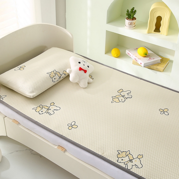 91家纺网 家纺一手货源 找家纺 宅部落 2026春夏新款A类提花儿童凉席幼儿园凉席PE凉感儿童席凉席席子空调软席 小马驹