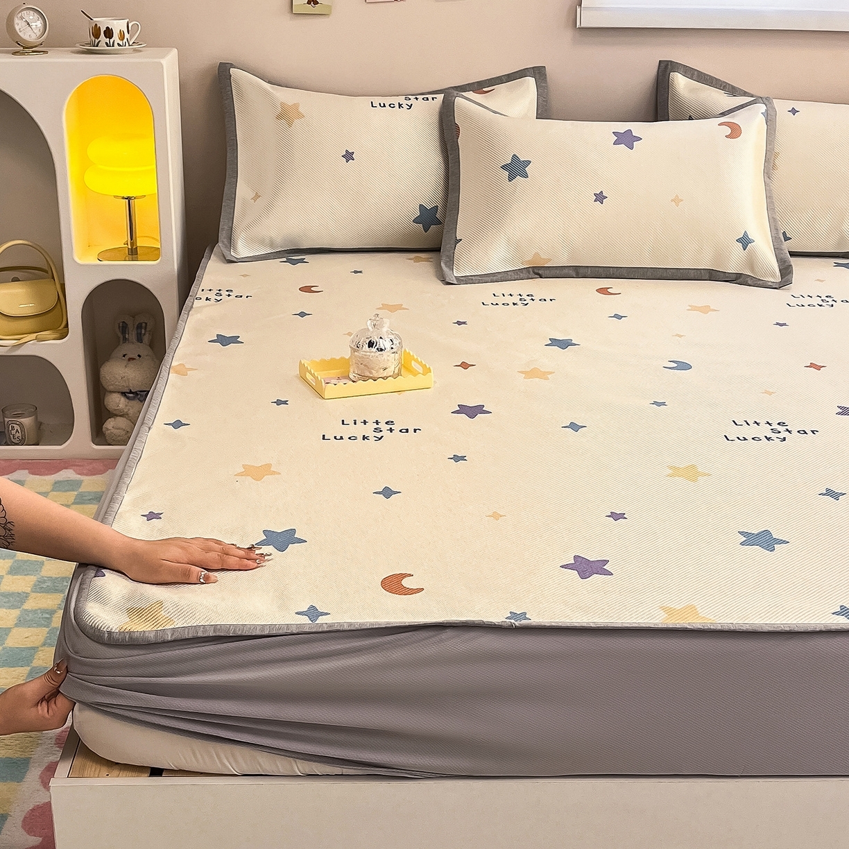 91家纺网 家纺一手货源 找家纺 懒猫家纺 2026新款600D数码印花冰丝凉席系列 郁金香小兔