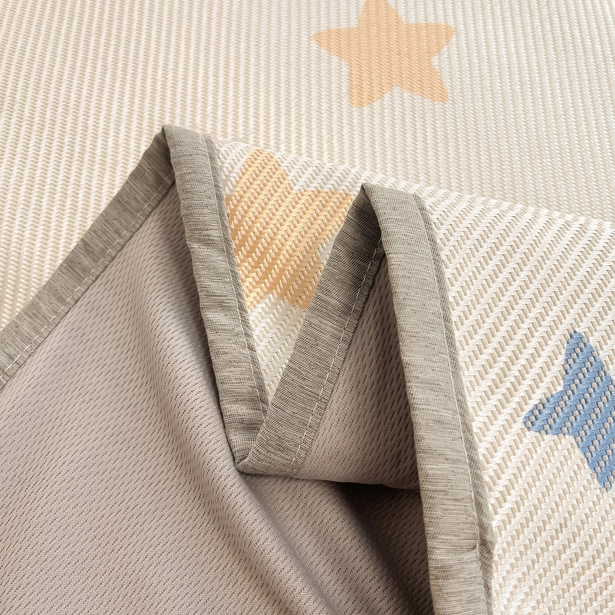 91家纺网 家纺一手货源 找家纺 （总）懒猫家纺 2026春夏新款600D数码印花冰藤凉席席子-床笠款