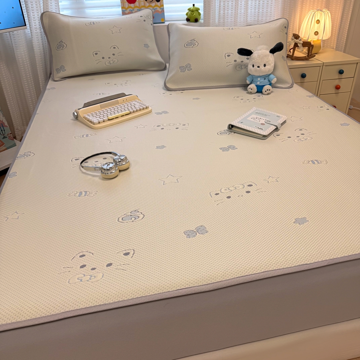 91家纺网 家纺一手货源 找家纺 （总）懒猫家纺 2026新款卡通提花凉豆豆床笠款凉席