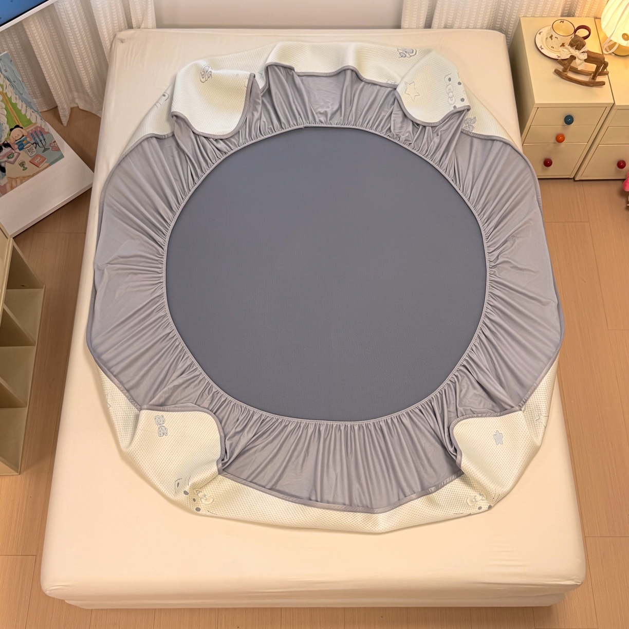 91家纺网 家纺一手货源 找家纺 （总）懒猫家纺 2026新款卡通提花凉豆豆床笠款凉席