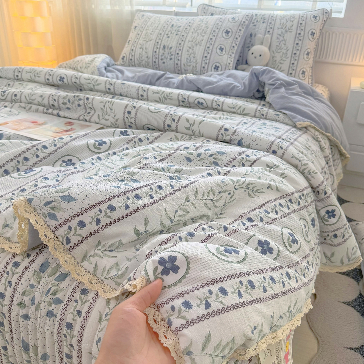 91家纺网 家纺一手货源 找家纺 悠米悠家 2026春夏新款木棉双层纱单夏被夏凉被空调被床盖四件套 青屿花园