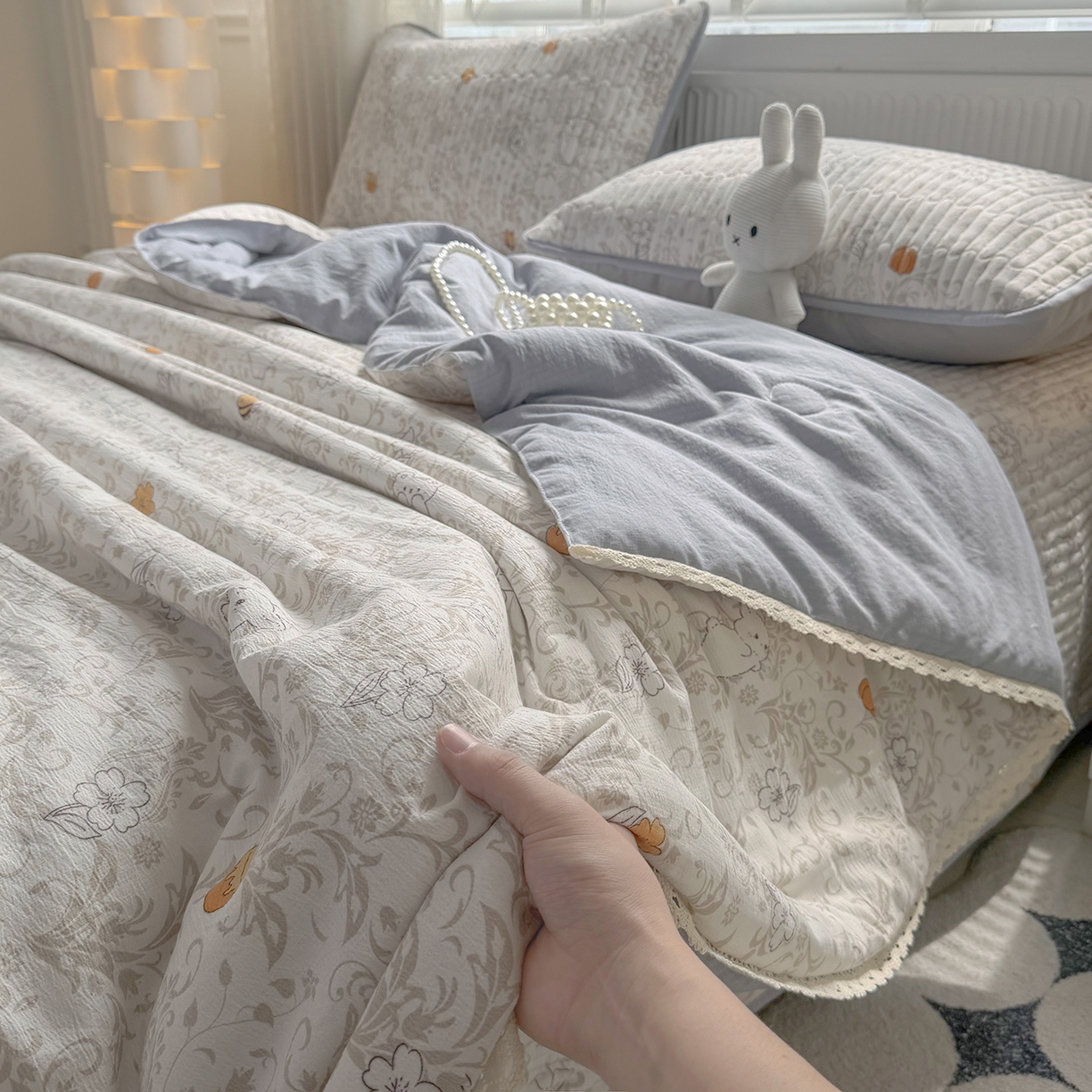 91家纺网 家纺一手货源 找家纺 悠米悠家 2026春夏新款木棉双层纱单夏被夏凉被空调被床盖四件套 蜜熊絮语