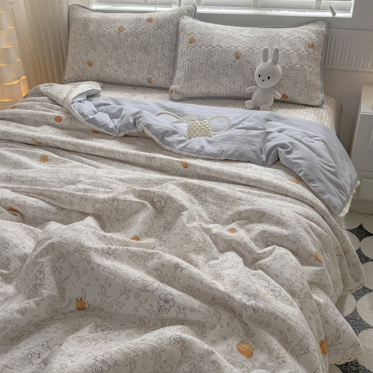 91家纺网 家纺一手货源 找家纺 悠米悠家 2026春夏新款木棉双层纱单夏被夏凉被空调被床盖四件套 蜜熊絮语