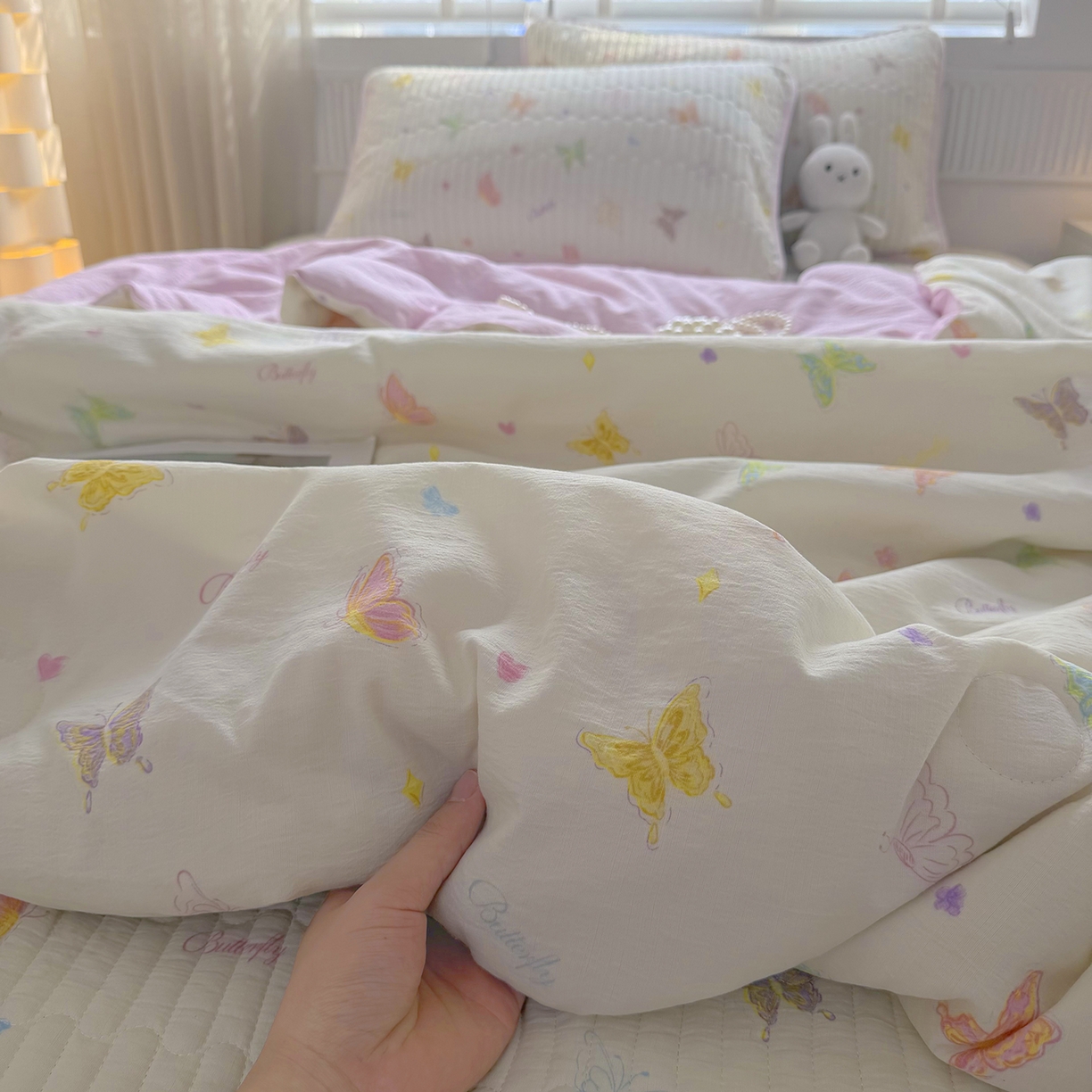 91家纺网 家纺一手货源 找家纺 悠米悠家 2026春夏新款木棉双层纱单夏被夏凉被空调被床盖四件套 温软蝶梦