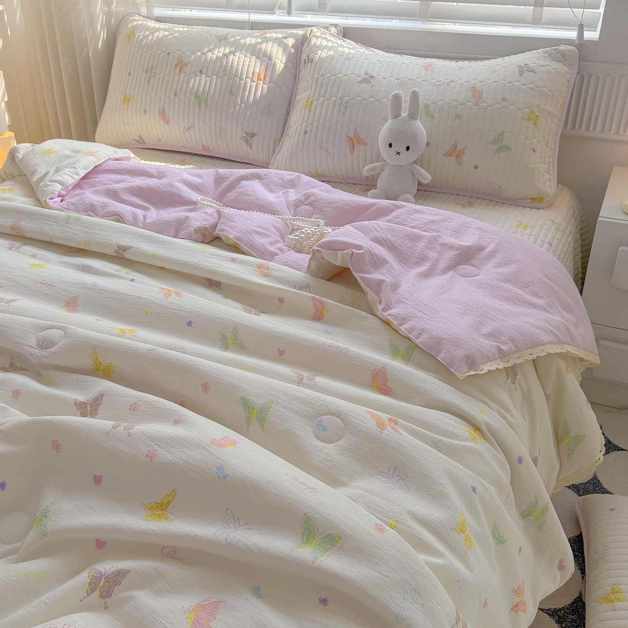 91家纺网 家纺一手货源 找家纺 悠米悠家 2026春夏新款木棉双层纱单夏被夏凉被空调被床盖四件套 温软蝶梦