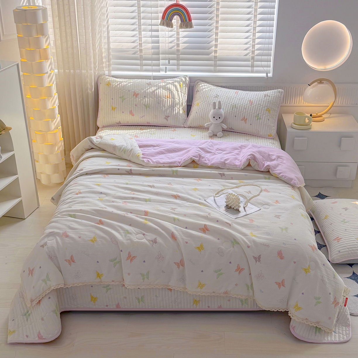 91家纺网 家纺一手货源 找家纺 悠米悠家 2026春夏新款木棉双层纱单夏被夏凉被空调被床盖四件套 温软蝶梦