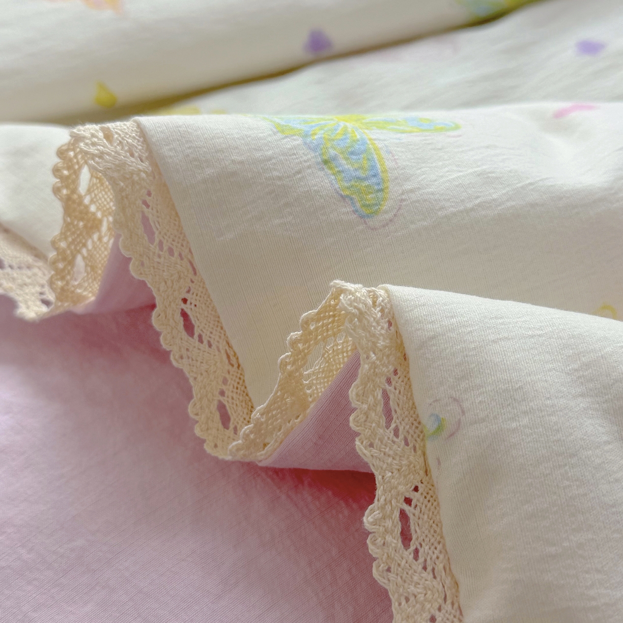 91家纺网 家纺一手货源 找家纺 悠米悠家 2026春夏新款木棉双层纱单夏被夏凉被空调被床盖四件套 温软蝶梦