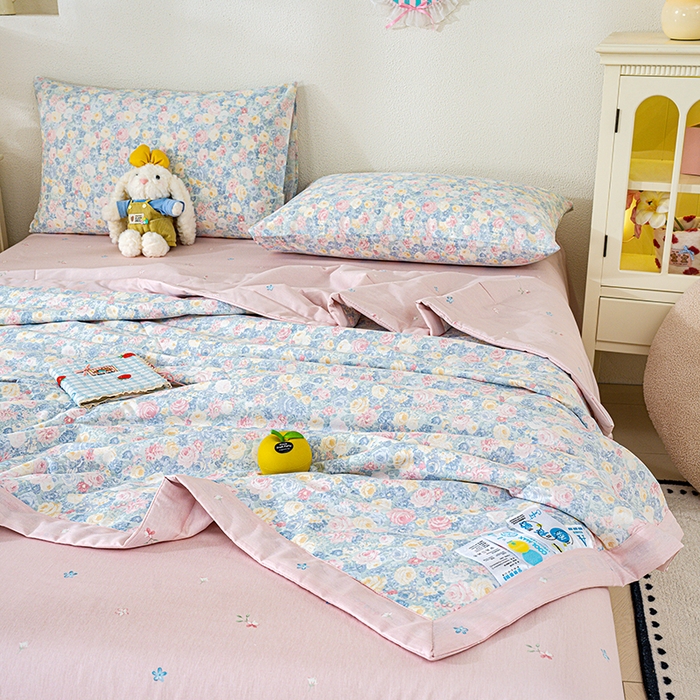 91家纺网 家纺一手货源 找家纺 丫丫家纺 2026新全棉印花夏被空调被双人薄被子单人学生夏凉被  岚花绪-灰