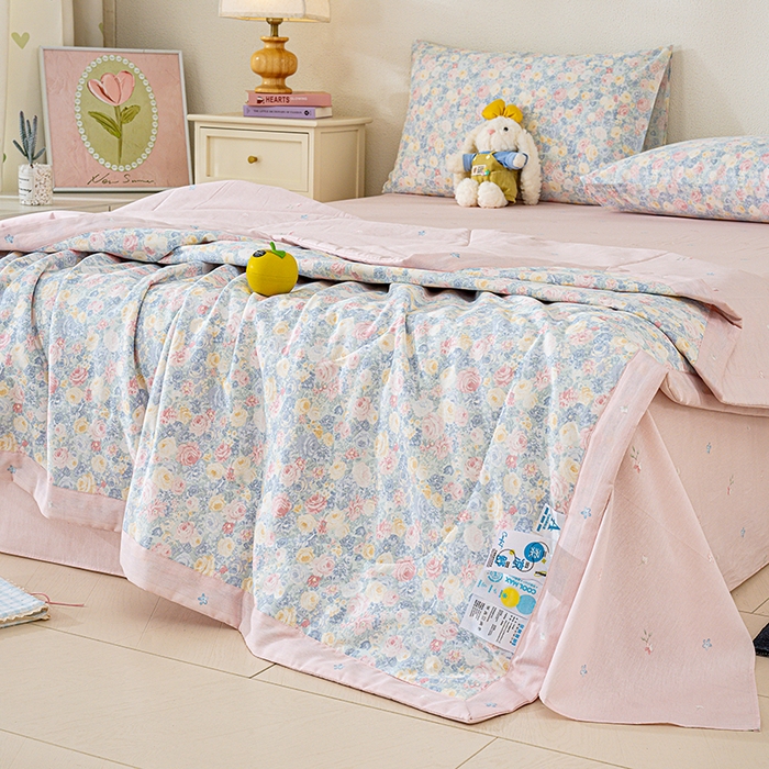 91家纺网 家纺一手货源 找家纺 丫丫家纺 2026新全棉印花夏被空调被双人薄被子单人学生夏凉被  岚花绪-灰