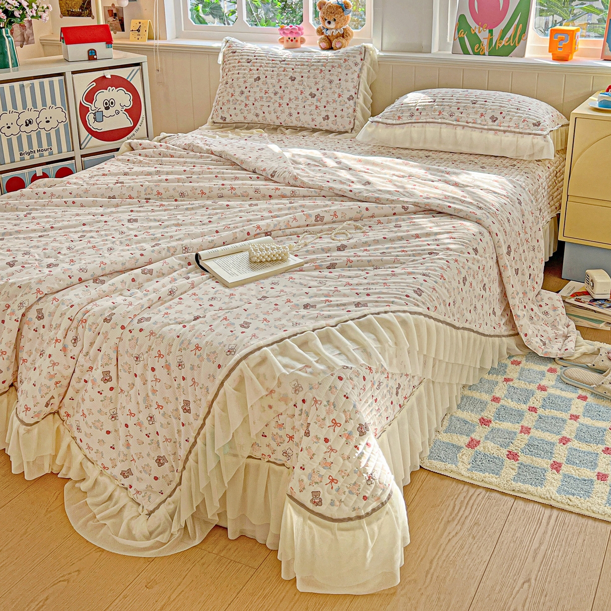 91家纺网 家纺一手货源 找家纺 富米莱（原臻工厂） 2026新款高奢维密花边冰肤格凉感夏凉被床盖夏被四件套 夏被床盖-粉结小熊