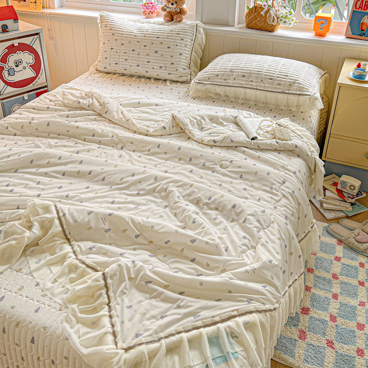 91家纺网 家纺一手货源 找家纺 富米莱（原臻工厂） 2026新款高奢维密花边冰肤格凉感夏凉被床盖夏被四件套 夏被床盖-梦幻森林