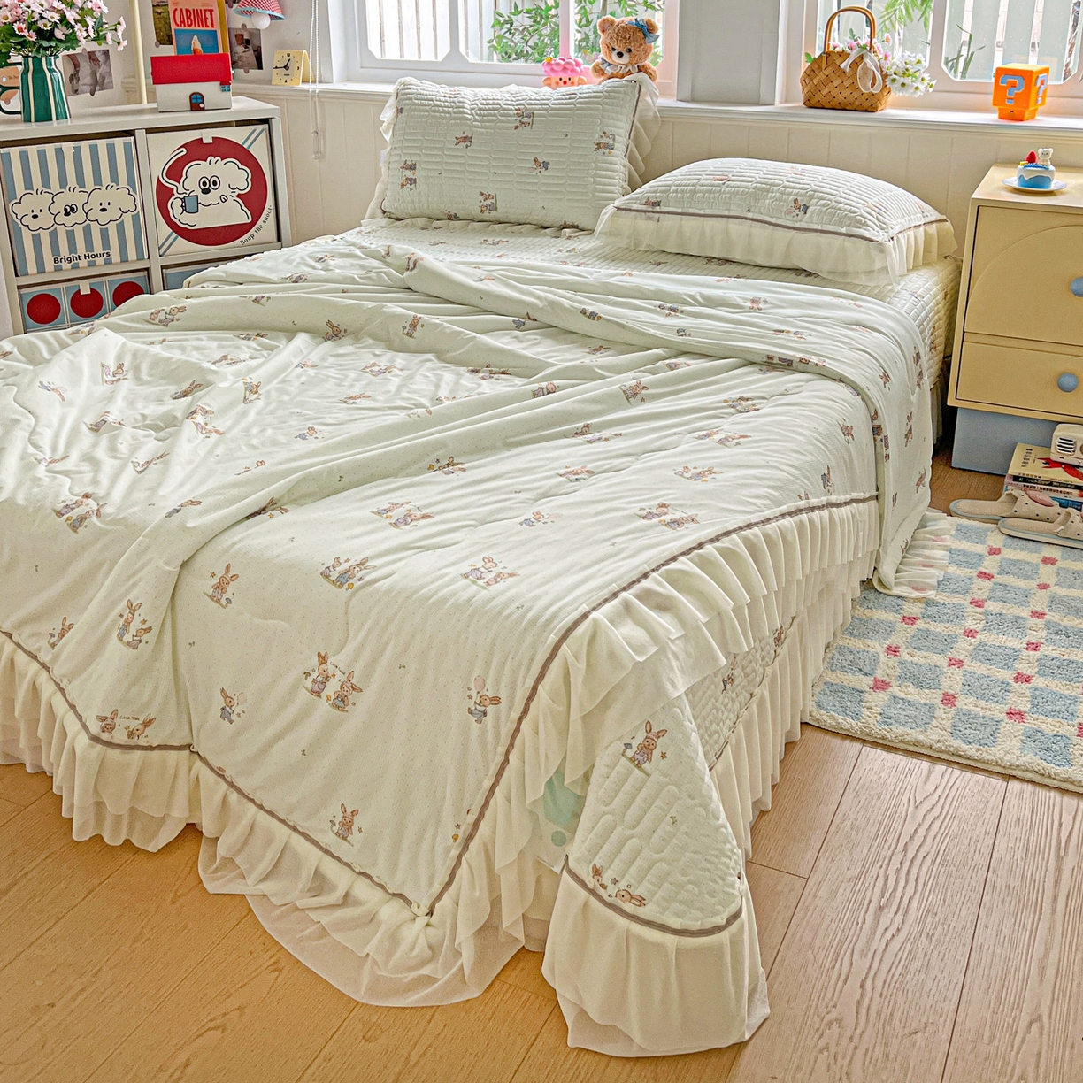 91家纺网 家纺一手货源 找家纺 富米莱（原臻工厂） 2026新款高奢维密花边冰肤格凉感夏凉被床盖夏被四件套 夏被床盖-青屿小兔