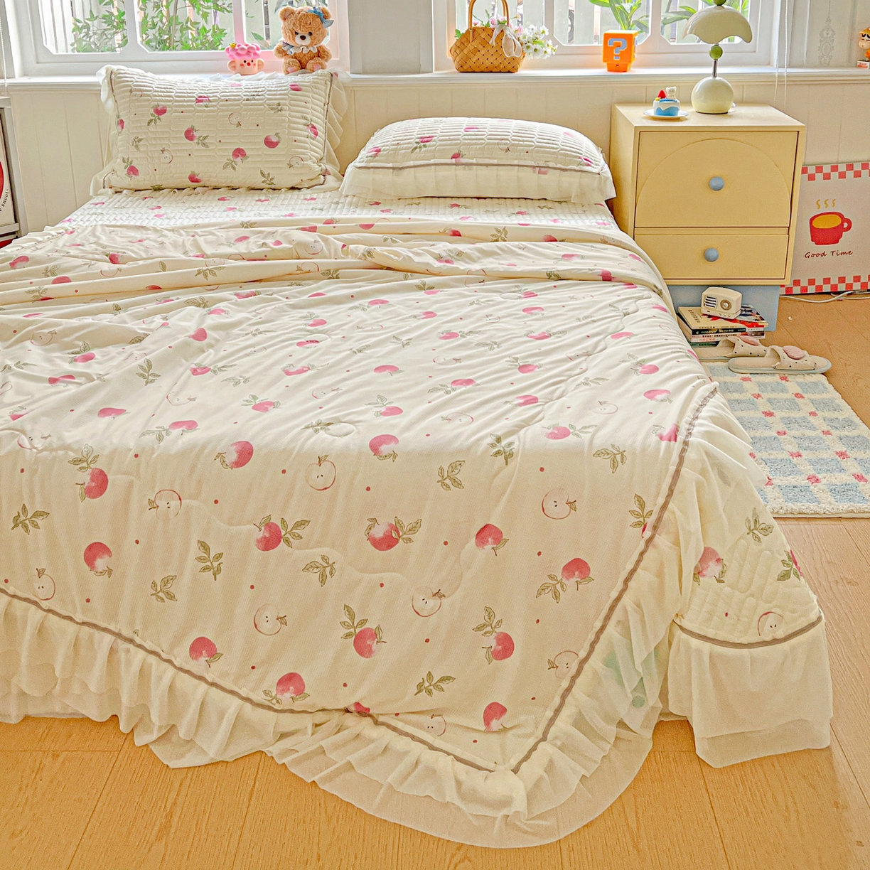 91家纺网 家纺一手货源 找家纺 富米莱（原臻工厂） 2026新款高奢维密花边冰肤格凉感夏凉被床盖夏被四件套 夏被床盖-桃桃奶英