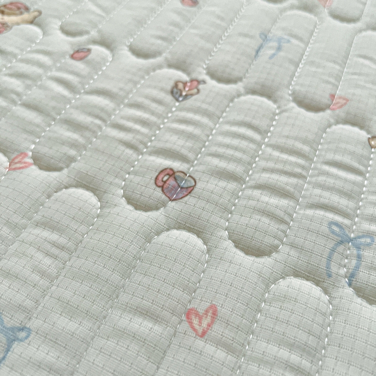 91家纺网 家纺一手货源 找家纺 富米莱（原臻工厂） 2026新款高奢维密花边冰肤格凉感夏凉被床盖夏被四件套 夏被床盖-熊来好运