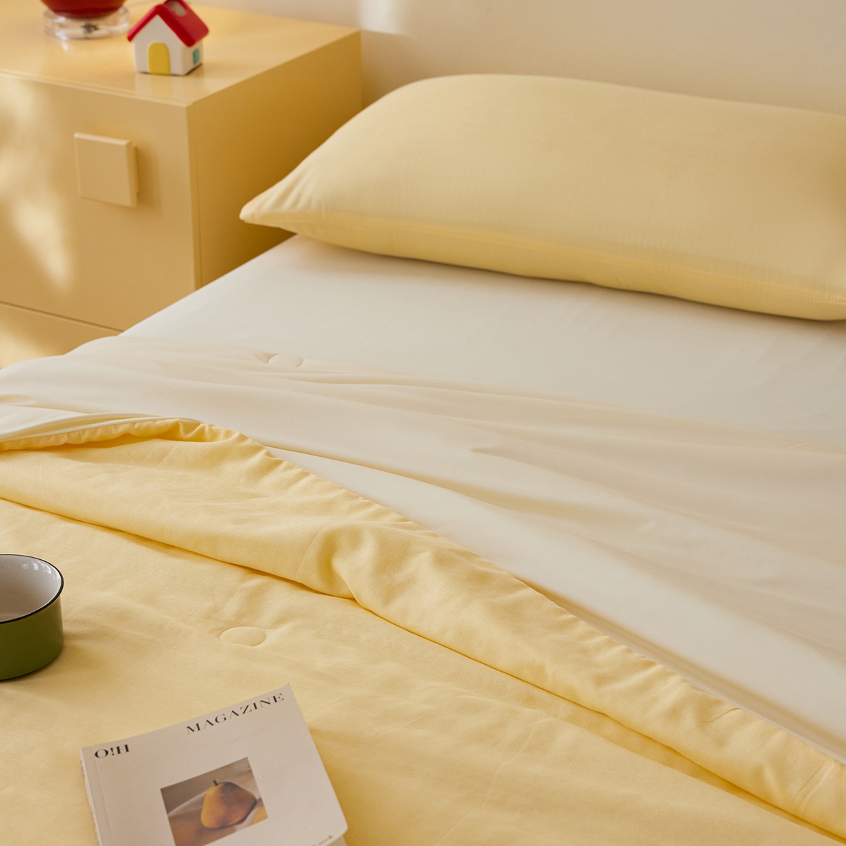 91家纺网 家纺一手货源 找家纺 莱宁被业 2026新款冰纱系列全棉双层纱锦氨凉感丝夏被 凤梨冰纱