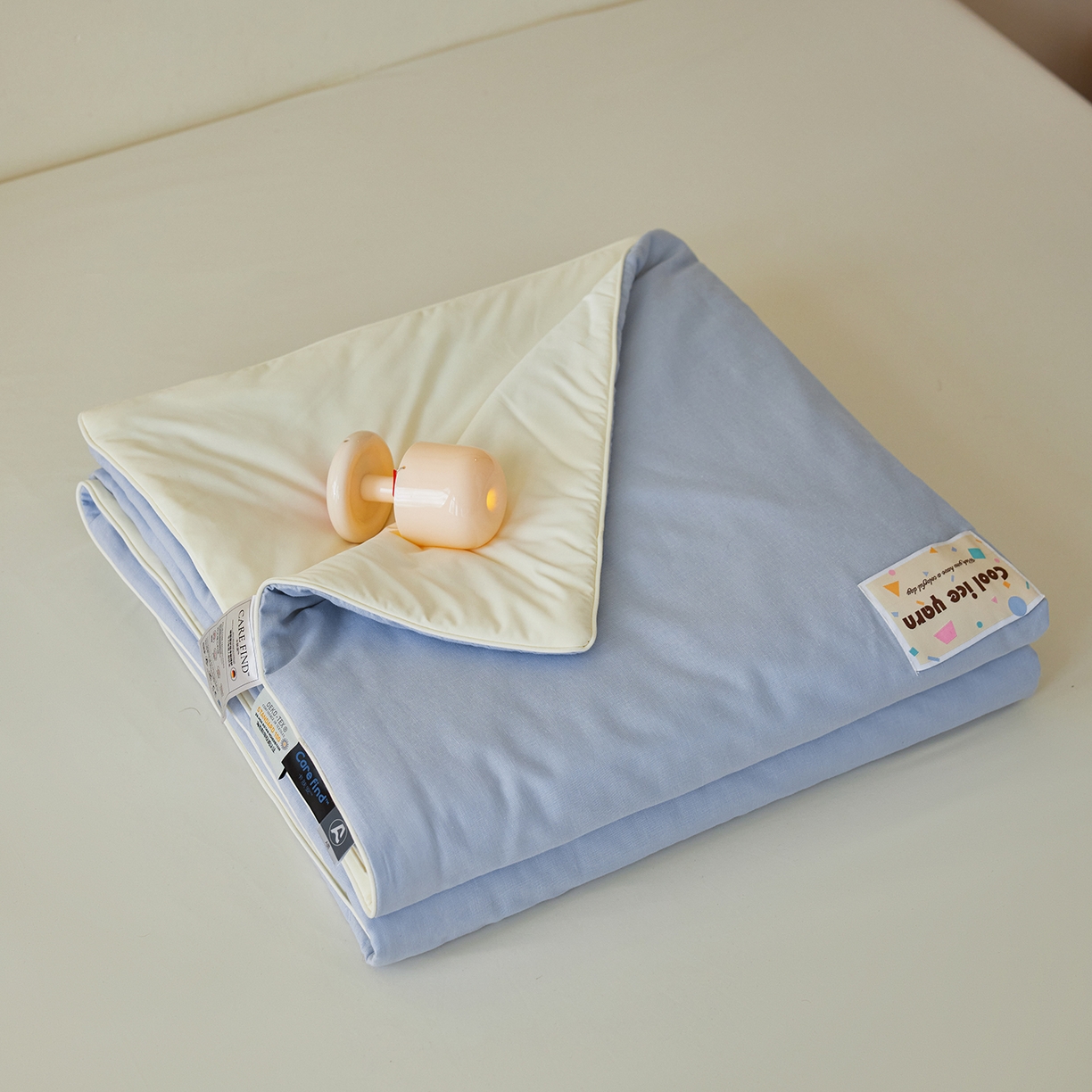 91家纺网 家纺一手货源 找家纺 莱宁被业 2026新款冰纱系列全棉双层纱锦氨凉感丝夏被 海盐冰纱