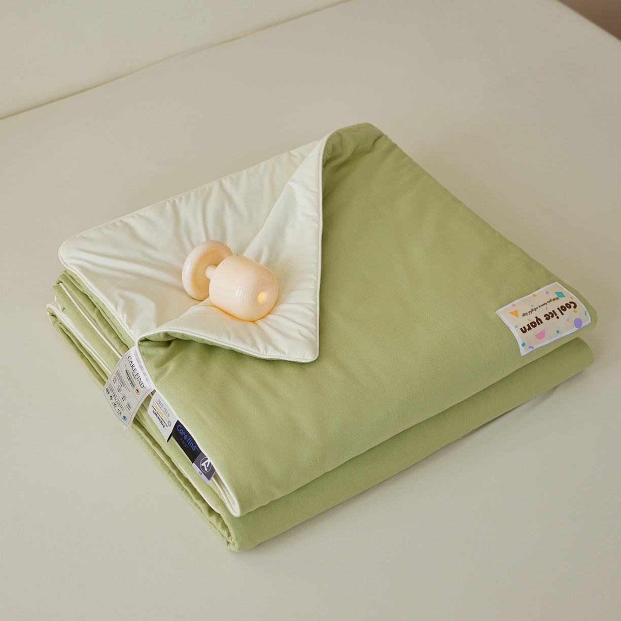 91家纺网 家纺一手货源 找家纺 莱宁被业 2026新款冰纱系列全棉双层纱锦氨凉感丝夏被 抹茶冰纱