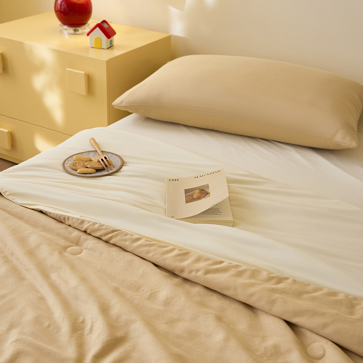 91家纺网 家纺一手货源 找家纺 莱宁被业 2026新款冰纱系列全棉双层纱锦氨凉感丝夏被 拿铁冰纱