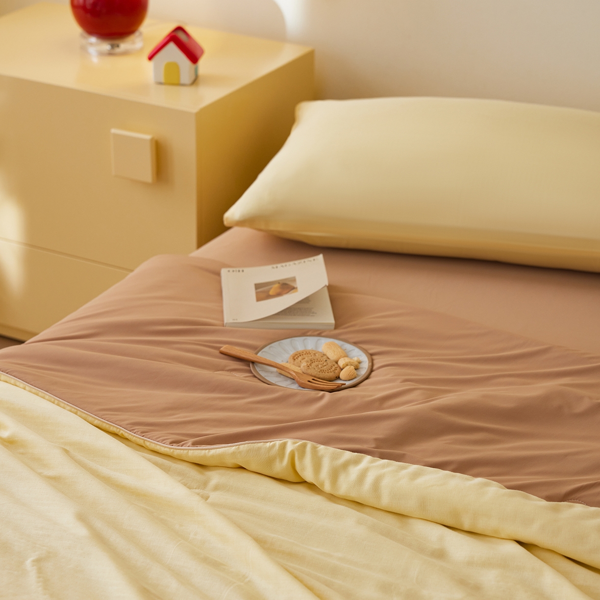 91家纺网 家纺一手货源 找家纺 莱宁被业 2026新款冰纱系列全棉双层纱锦氨凉感丝夏被 芒果可露丽