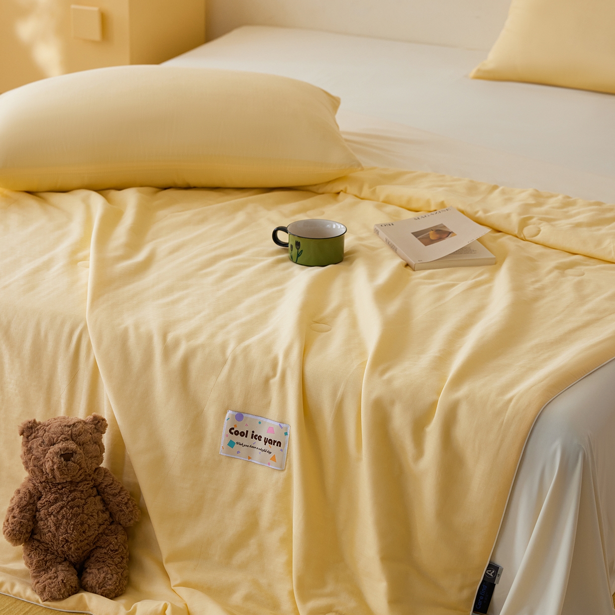 91家纺网 家纺一手货源 找家纺 莱宁被业 2026新款冰纱系列全棉双层纱锦氨凉感丝夏被 凤梨冰纱