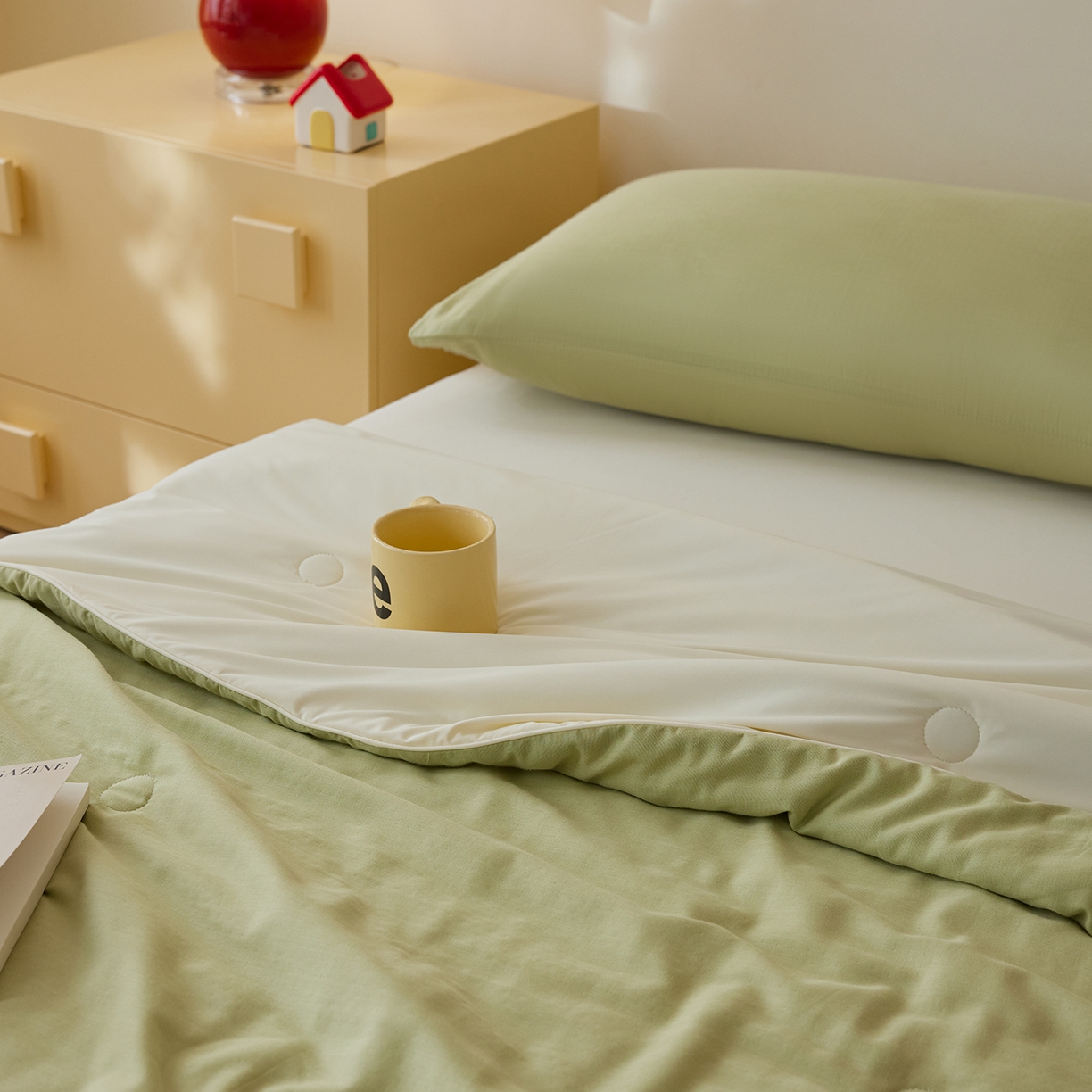 91家纺网 家纺一手货源 找家纺 莱宁被业 2026新款冰纱系列全棉双层纱锦氨凉感丝夏被 抹茶冰纱