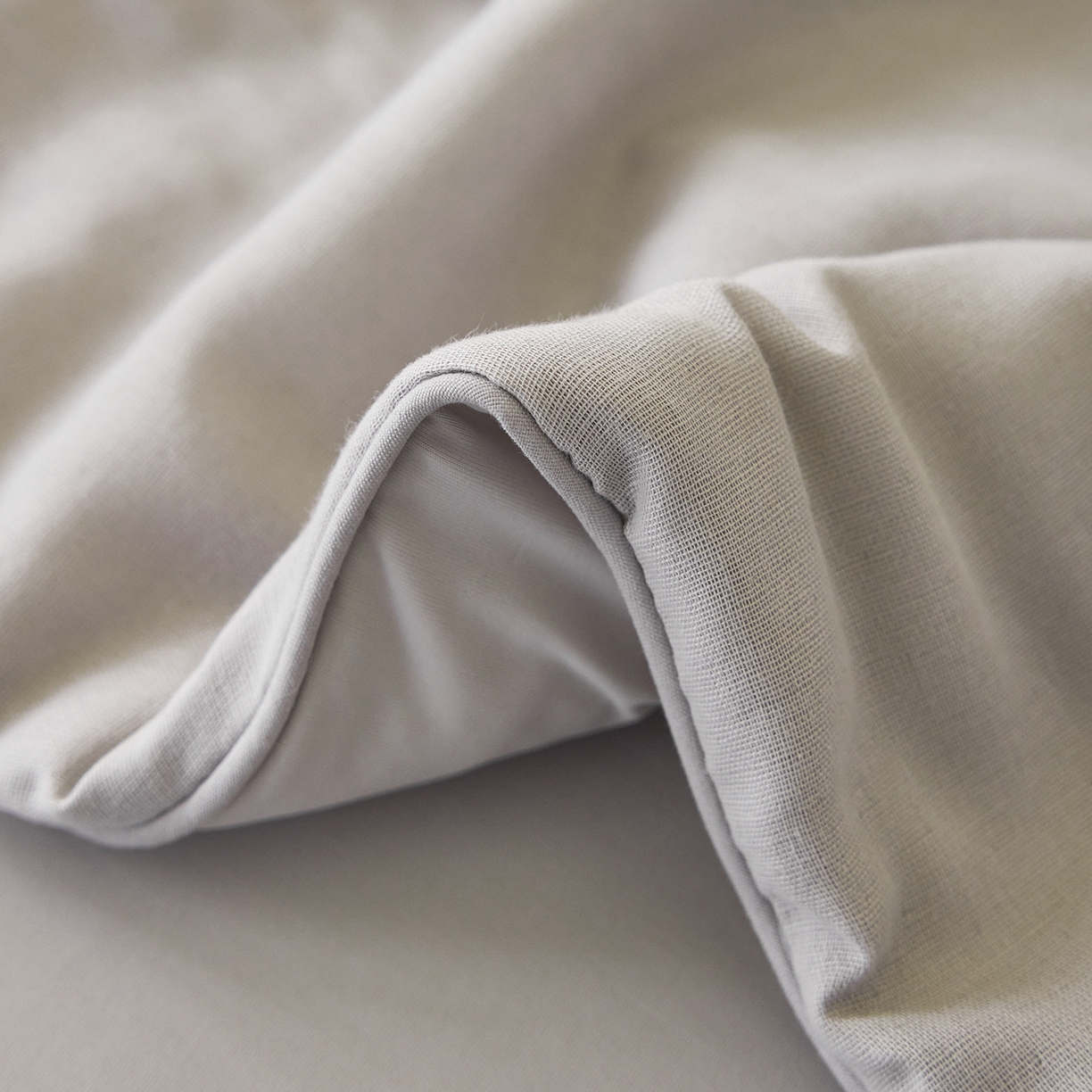 91家纺网 家纺一手货源 找家纺 莱宁被业 2026新款冰纱系列全棉双层纱锦氨凉感丝夏被 椰椰冰纱