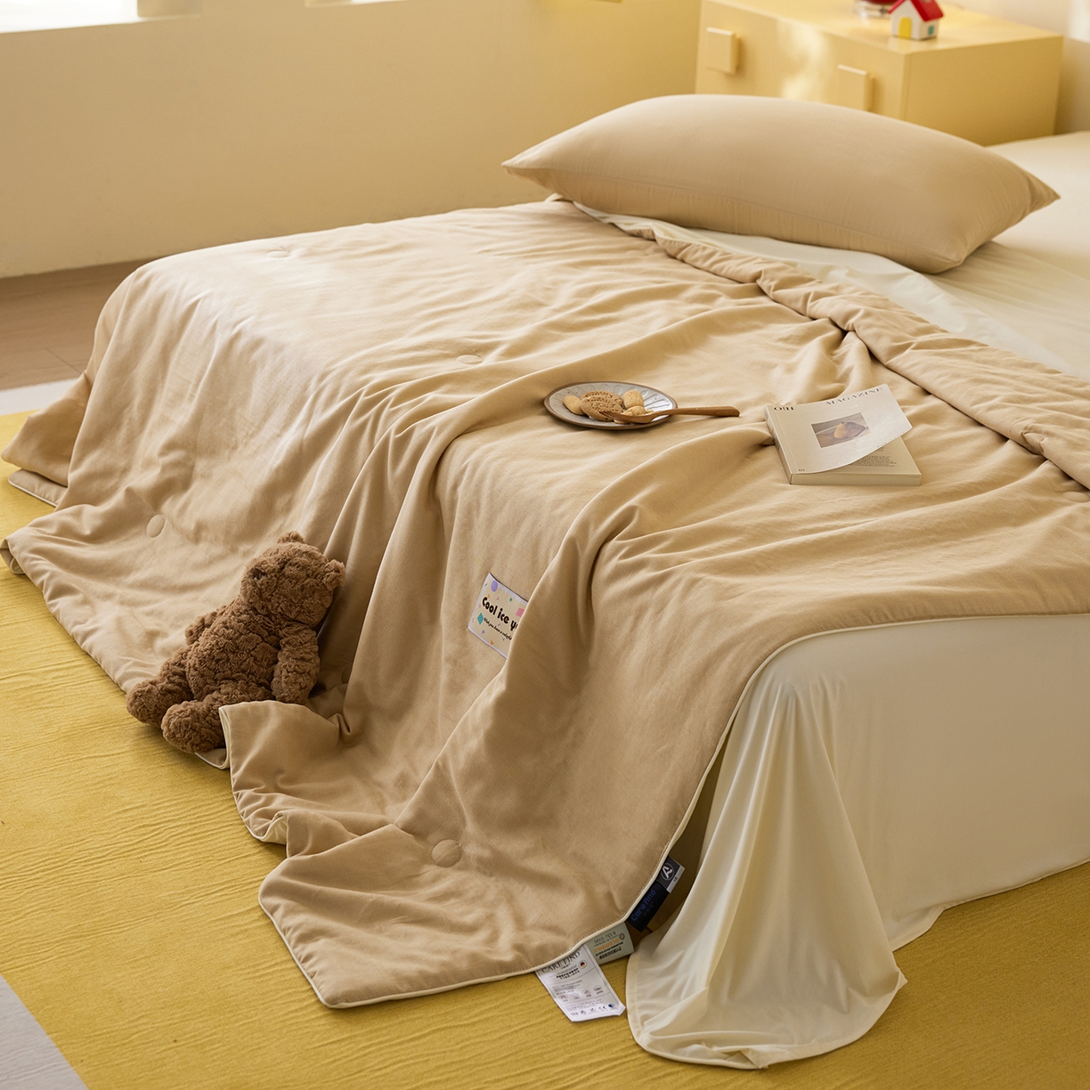 91家纺网 家纺一手货源 找家纺 莱宁被业 2026新款冰纱系列全棉双层纱锦氨凉感丝夏被 拿铁冰纱