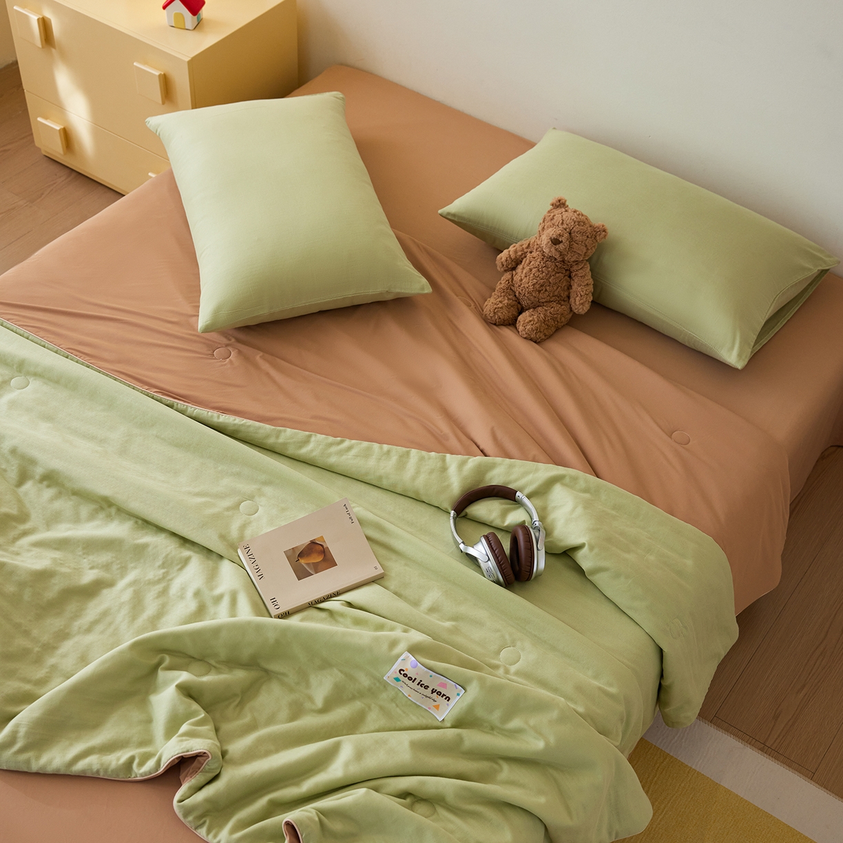 91家纺网 家纺一手货源 找家纺 莱宁被业 2026新款冰纱系列全棉双层纱锦氨凉感丝夏被 蜜瓜可露丽