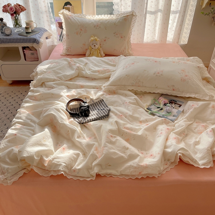 91家纺网 家纺一手货源 找家纺 爱彼家纺 2026夏季新款镂空花边水洗棉夏被夏凉被空调被清洗碎花风 镂空夏被-夏日风情