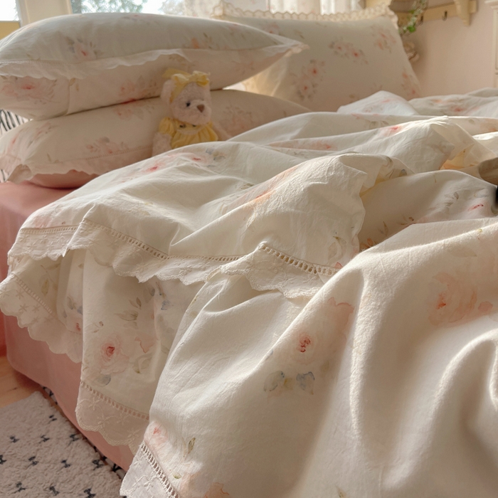 91家纺网 家纺一手货源 找家纺 爱彼家纺 2026夏季新款镂空花边水洗棉夏被夏凉被空调被清洗碎花风 镂空夏被-夏日风情