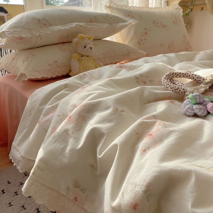 91家纺网 家纺一手货源 找家纺 爱彼家纺 2026夏季新款镂空花边水洗棉夏被夏凉被空调被清洗碎花风 镂空夏被-夏日风情