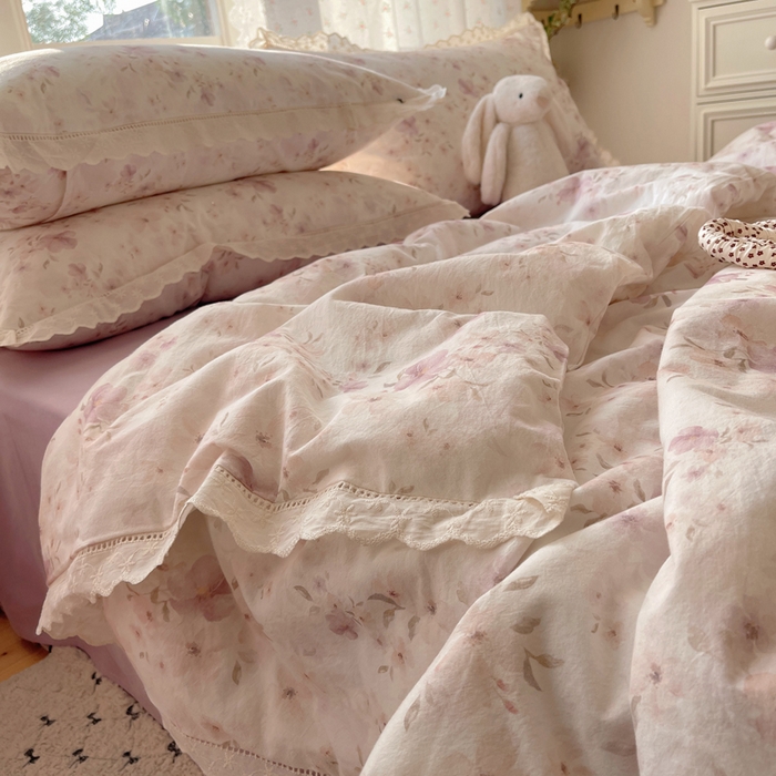 91家纺网 家纺一手货源 找家纺 爱彼家纺 2026夏季新款镂空花边水洗棉夏被夏凉被空调被清洗碎花风 镂空夏被-春意