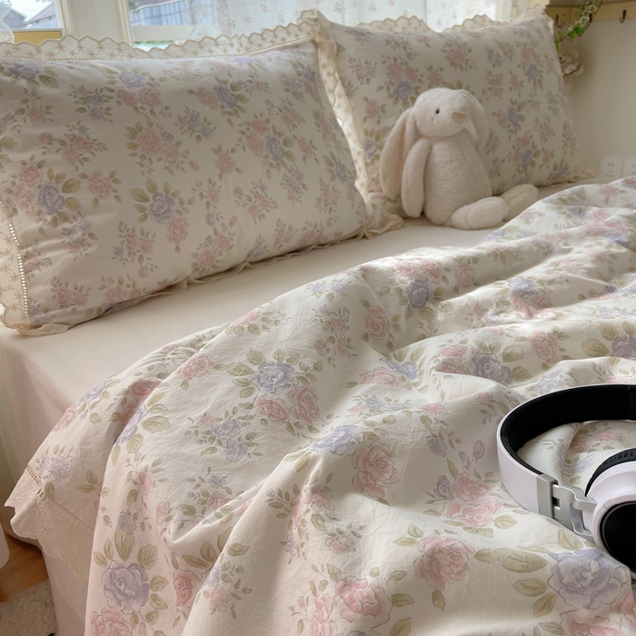 91家纺网 家纺一手货源 找家纺 爱彼家纺 2026夏季新款镂空花边水洗棉夏被夏凉被空调被清洗碎花风 镂空夏被-鲜花怒放