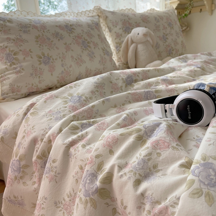 91家纺网 家纺一手货源 找家纺 爱彼家纺 2026夏季新款镂空花边水洗棉夏被夏凉被空调被清洗碎花风 镂空夏被-鲜花怒放