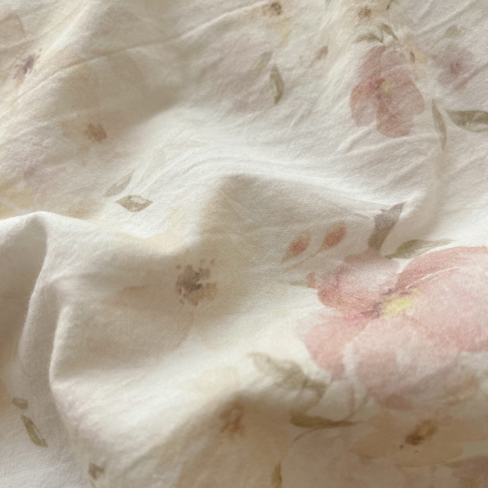 91家纺网 家纺一手货源 找家纺 爱彼家纺 2026夏季新款镂空花边水洗棉夏被夏凉被空调被清洗碎花风 镂空夏被-露红烟紫