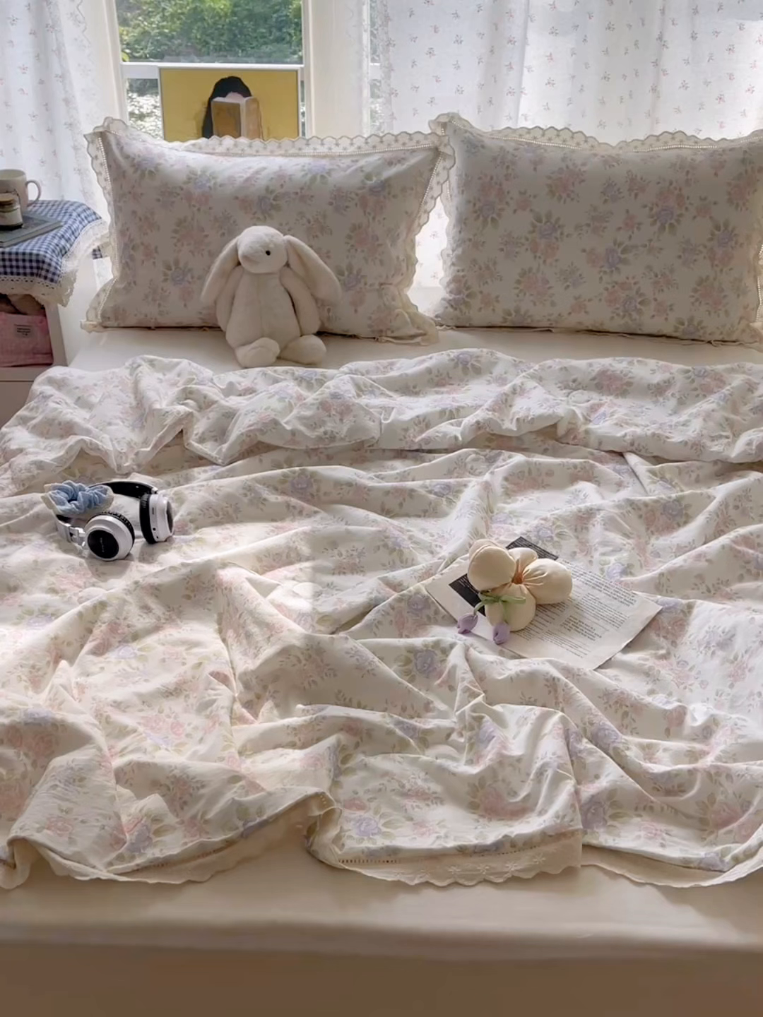 91家纺网 家纺一手货源 找家纺 爱彼家纺 2026夏季新款镂空花边水洗棉夏被夏凉被空调被清洗碎花风 镂空夏被-鲜花怒放