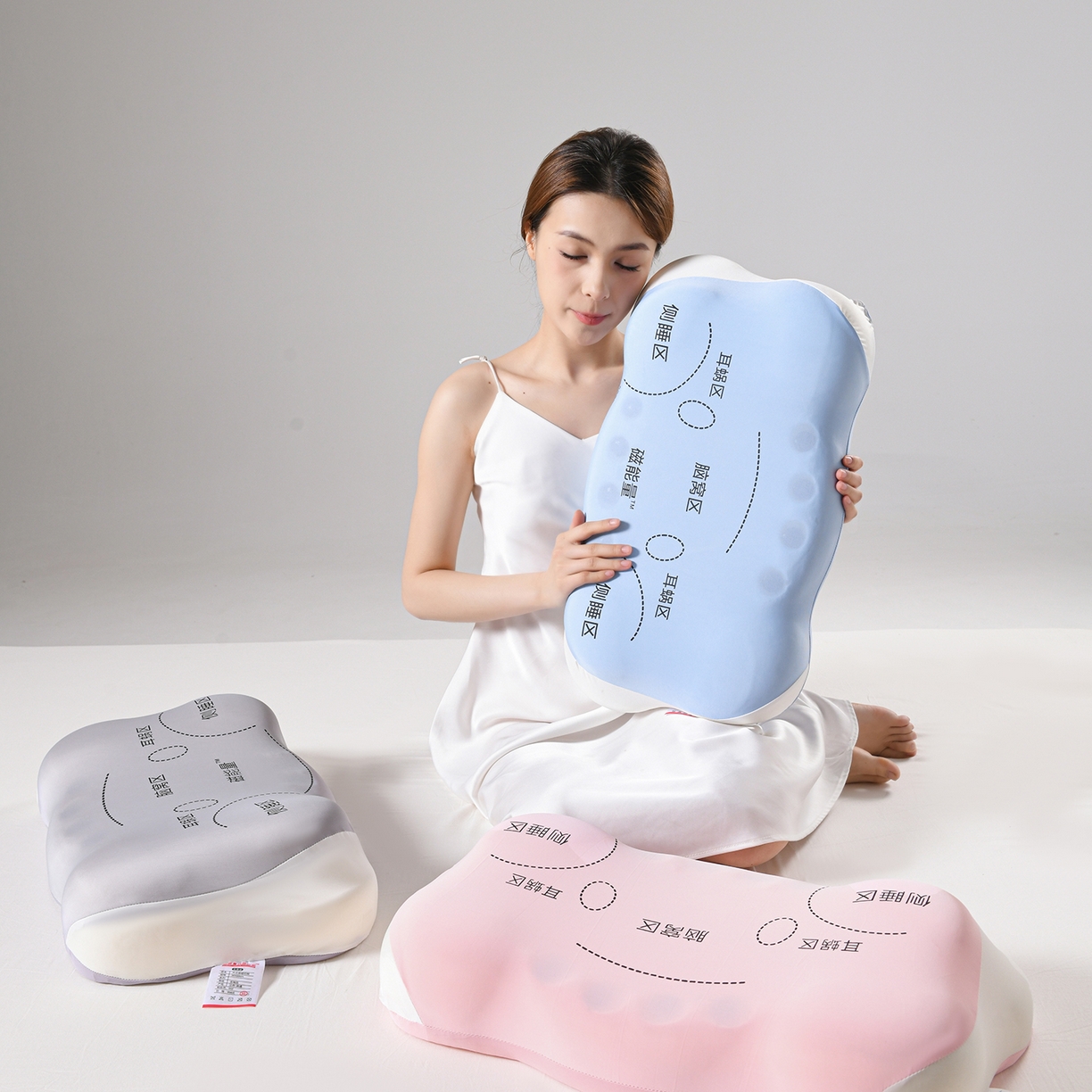 91家纺网 家纺一手货源 找家纺 （总）圣靓家纺 【源头厂家】2026新款云朵磁石健康记忆棉磁疗记忆棉枕护颈枕 枕头枕芯