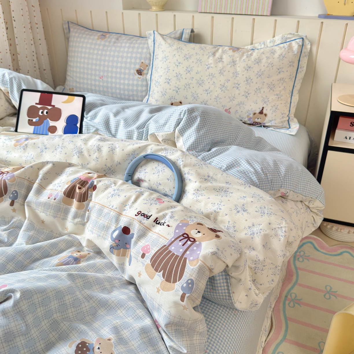 91家纺网 家纺一手货源 找家纺 乐童家纺 2026新款全棉纯棉网红直播爆款吊边＋一字绣工艺款四件套（四） 布偶野餐